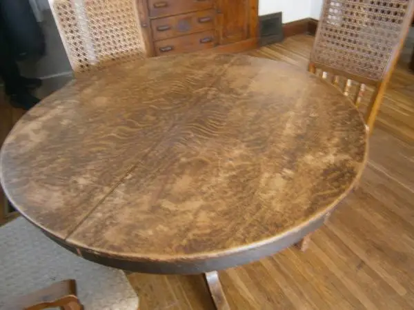 ***************WOOD DINING TABLE WITH CHAIRS**************************