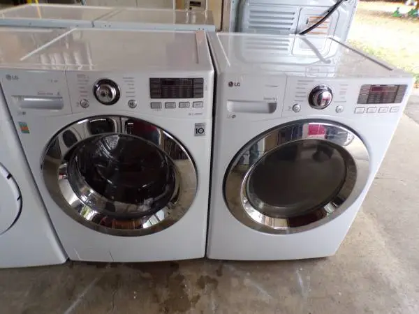 LG washer and dryer w/steam