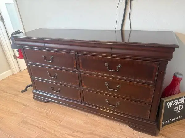 Dresser 67x18x37tall