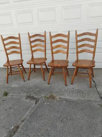 LOT of 4 SOLID OAK LADDER BACK KITCHEN CHAIRS