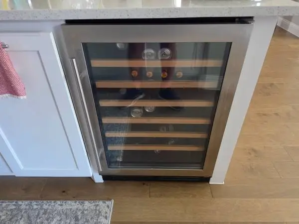 Whirlpool 54 Bottle Undercounter or Freestanding Wine Cooler/Fridge