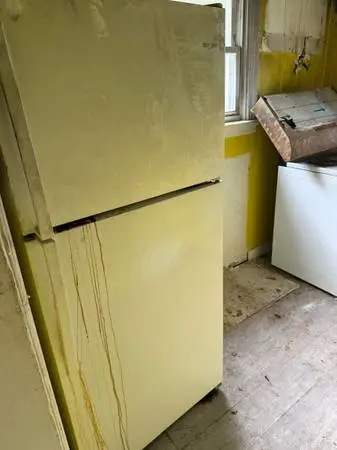 Free stove and fridge
