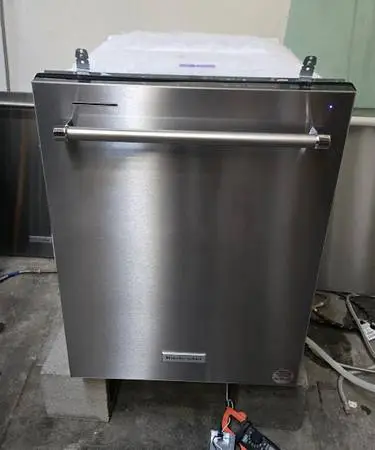 Kitchenaid dishwasher *stainless