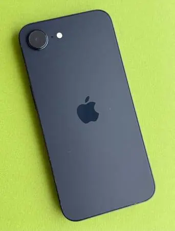 iPhone 16e 128gb Unlocked Battery 100% Excellent Condition