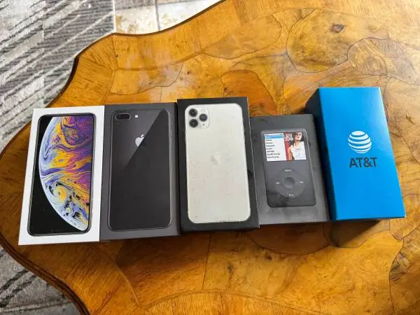 Apple iPhone boxes