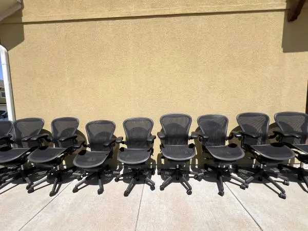Herman miller aeron (size B ) office chair /excellent condition