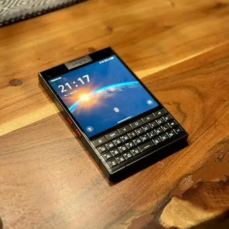 UNIHERTZ TITAN 2 KEYBOARD SMARTPHONE 5G/4G