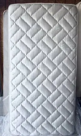 Very Nice & Clean Sealy Manning Twin size Mattress w/Box & Frame