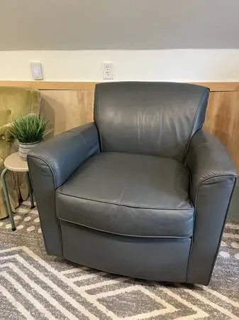 Leather Flexsteel Swivel Rocker Chair