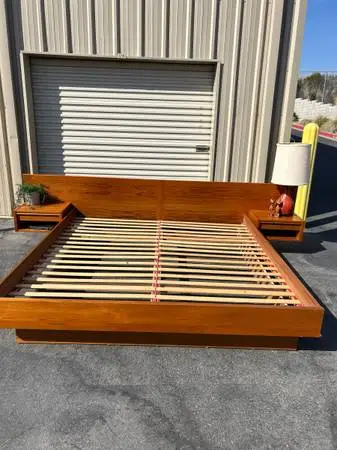 Stunning KING SIZE Mid Century JESPER Teak Platform Bed with Floating Nightstand