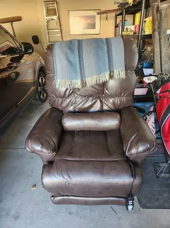 Lift chair/recliner