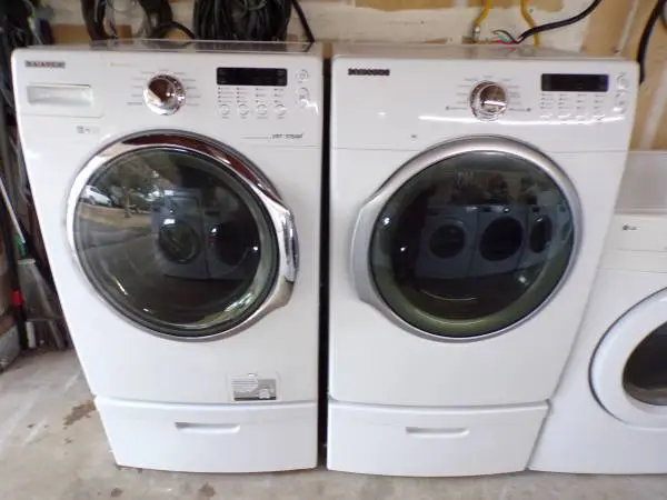 Samsung washer and dryer /pedestals