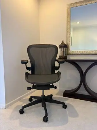 Herman Miller Aeron REMASTERED V2 Office Chair GREAT SHAPE!!