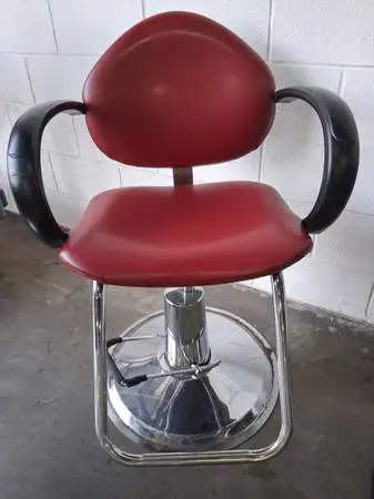 5 Hair Salon Chairs
