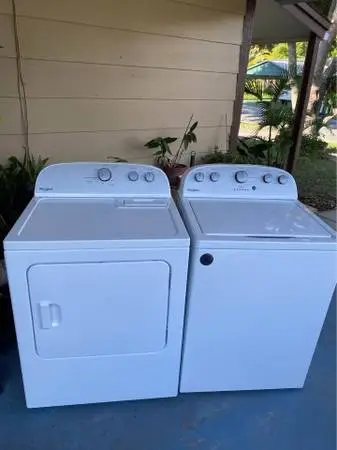 Whirlpool Washer & Electric Dryer