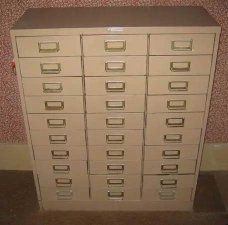Steelmaster Industrial Steel  30 Drawer Storage  Chest Cabinet office