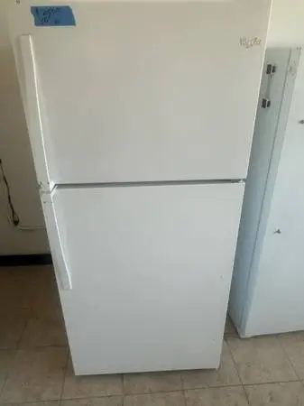 Whirlpool 30” W Top & Bottom Refrigerator 713-376-0356