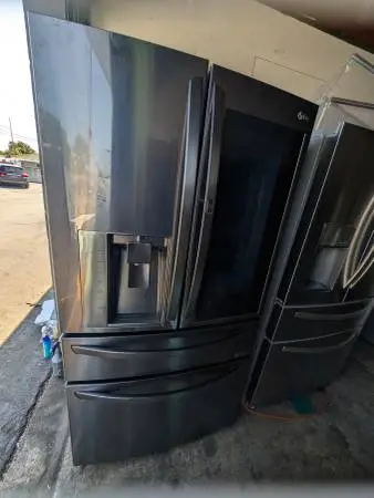 Refrigerator lg four door Instaview