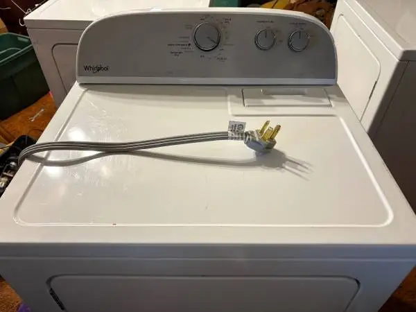 ELECTRIC DRYER LIKE NEW CAN DELIVER NO WASHER