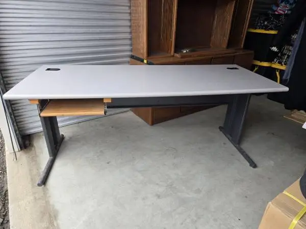 Solid workstation for sale