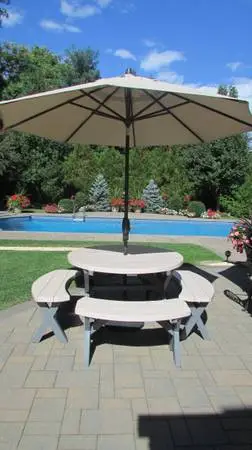 KAUFFMAN ALLIED 48 ROUND CEDAR WOOD/PAINTED PATIO TABLE AND BENCHES