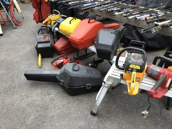 Chainsaws