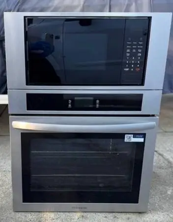 Wall oven with microwave