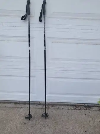 WALKING STICKS/SKI POLES