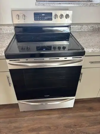 Brand new gallery, Frigidaire electric stove