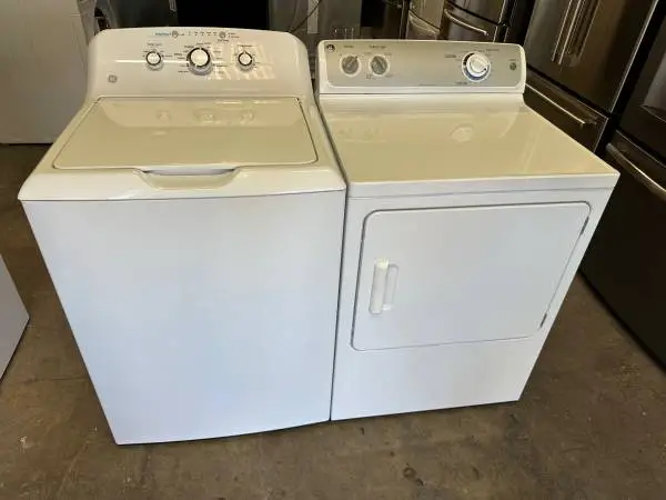 Nice looking top load GE washer and electric dryer works awesome