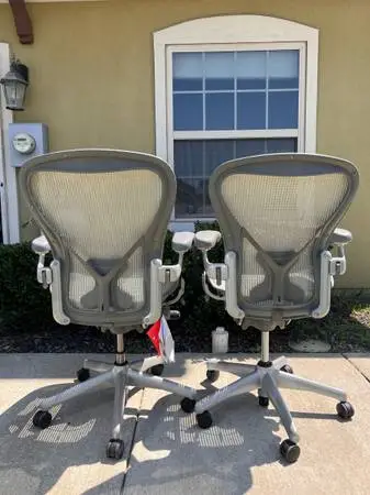 Herman miller aeron(size Band C) office chair/ fully loaded with posture fit lum