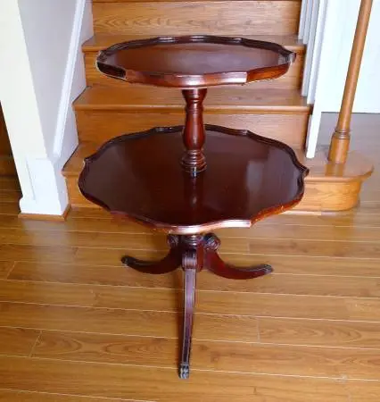 1940s Mahogany Two Tier Round Butlers Dumbwaiter Pie Crust Table