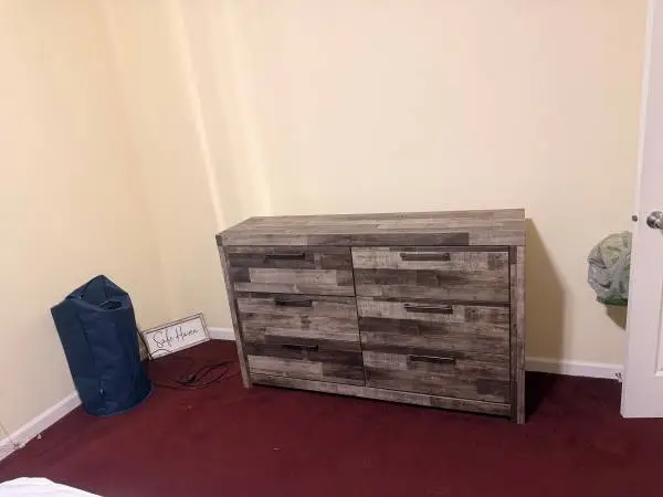Moving sale