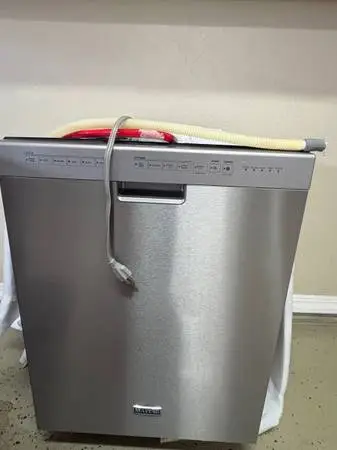 MAYTAG DISHWASHER