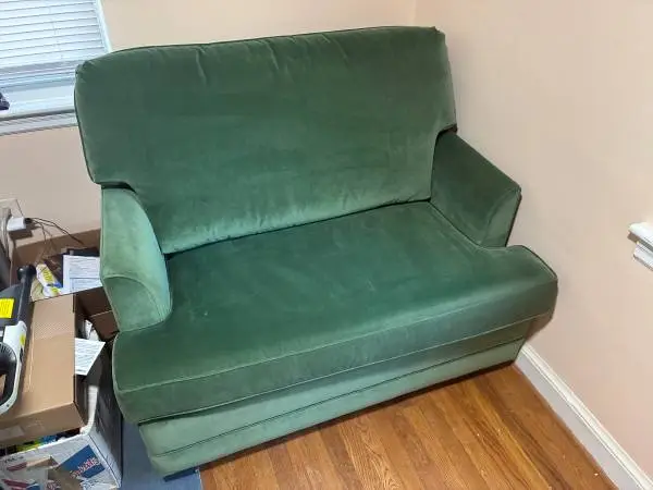 Fold-out narrow couch