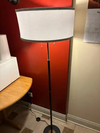 Lamp — 62in tall — Chicago 60619