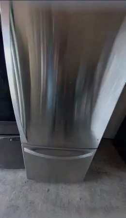 Refrigerator bottom freezer
