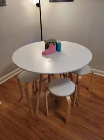 Round Dining Table with Stools