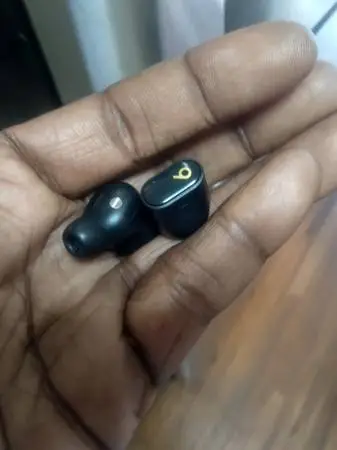 Beats buds + no charging case