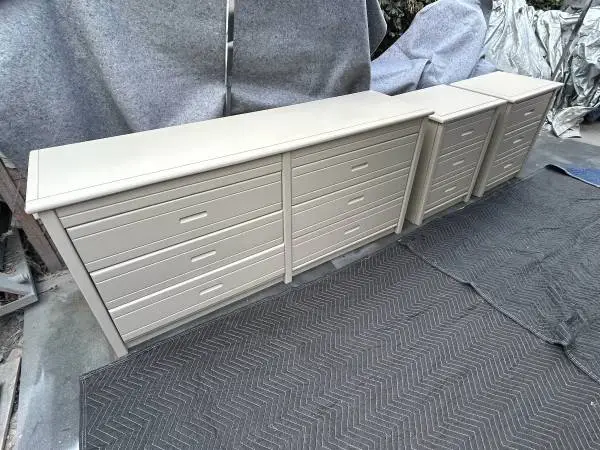 EXCELLENT OAK 3 PC BEDROOM SET CAN DELIVER LOCAL IF NEEDED