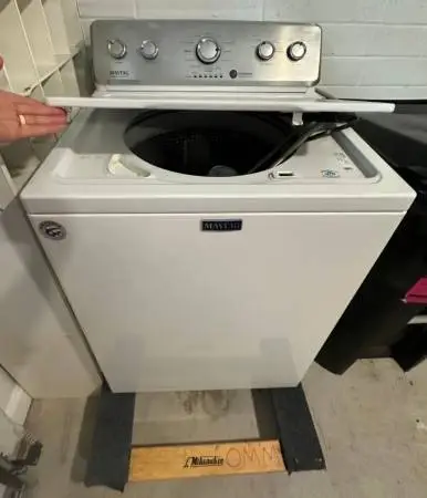 Maytag Top Load Washer w/agitator