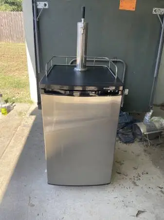 Edgestar Half Barrel Kegerator
