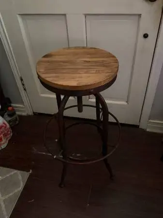 Adjustable shop bar stool