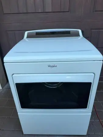 BEAND NEW CONDITION WHIRLPOOL DRYER