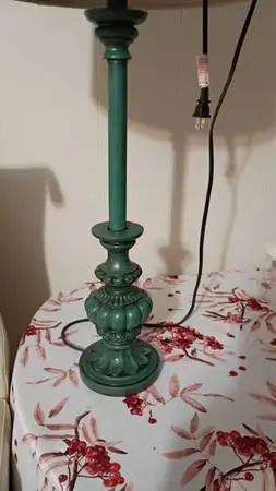 Beautiful carved table lamp.teal color, excellent condition !