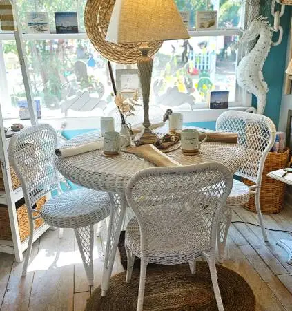 Patio/Indoor Wicker Round Table with 4 Chairs