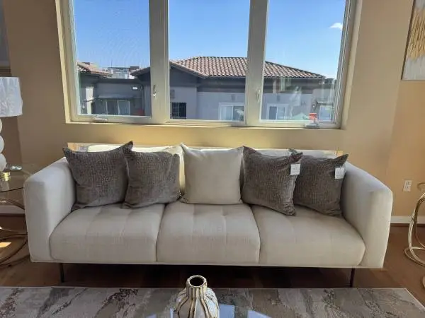 Macy’s sofa set like new two piece