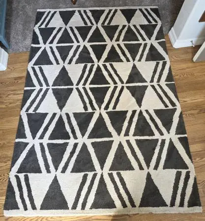 Heavyweight 5 ft x 7 ft area rug