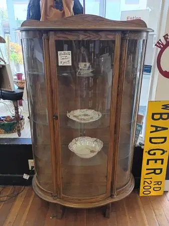 Furniture/Decor,Clothes,Tools,Books,CDs/DVDs>Weekend Sale