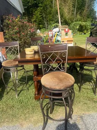 5-Piece Counter Height Dining Table Set Storage Base 4 Swivel Stools